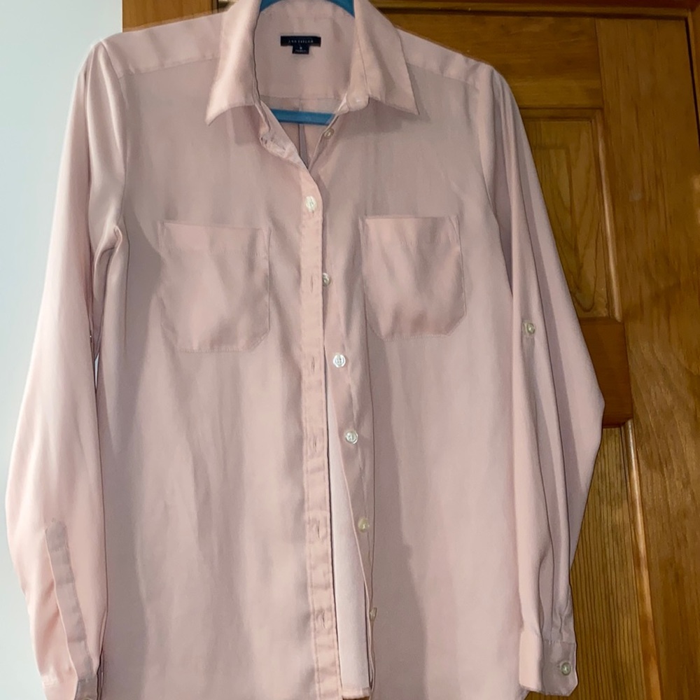 Ann Taylor Pink Blouse button-up LS light pink cream Collared Sz Small